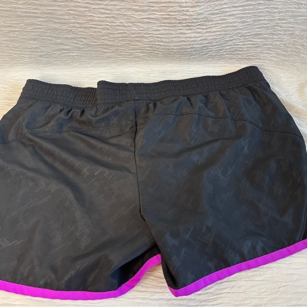 Champion Women’s Black Athletic Shorts Purple Trim Size M - Picture 4 of 4